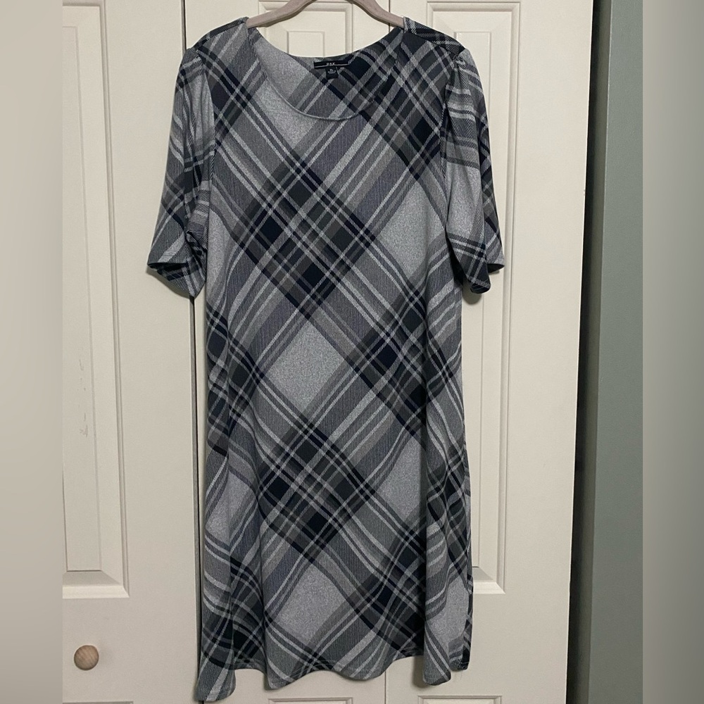 R&K Black and Gray Plaid Dress Sz XL